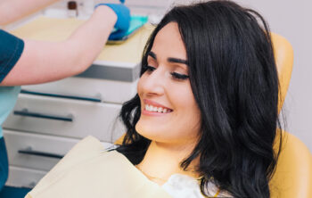 The Role of Diet in Teeth Whitening: Foods that Stain and Brighten